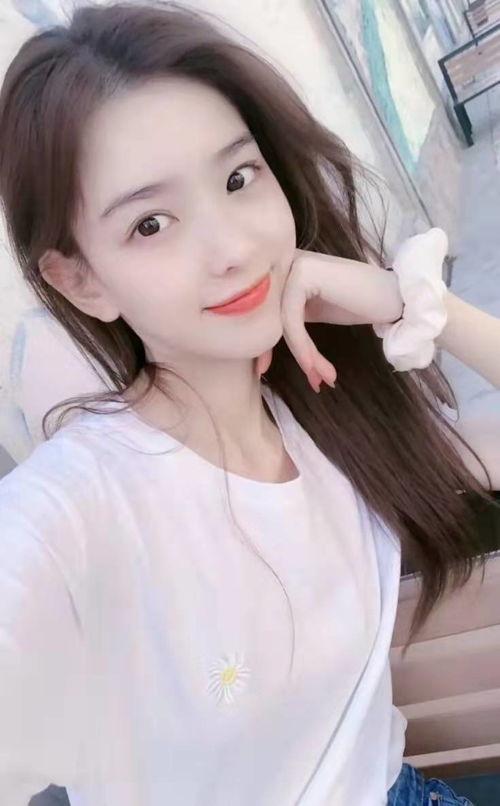 夏津网红齐刘海吃瓜,夏津网友热议的背后