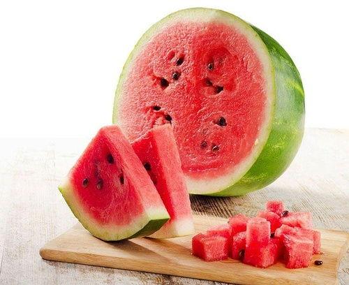 网红过生日aa吃瓜,友谊还是利益？