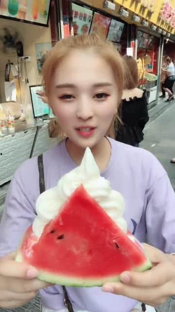 吃瓜02年小网红,吃瓜界的风云人物