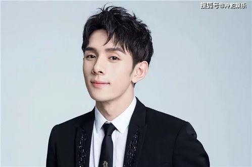 网红吃瓜男帅哥是谁呀视频,视频走红背后的故事